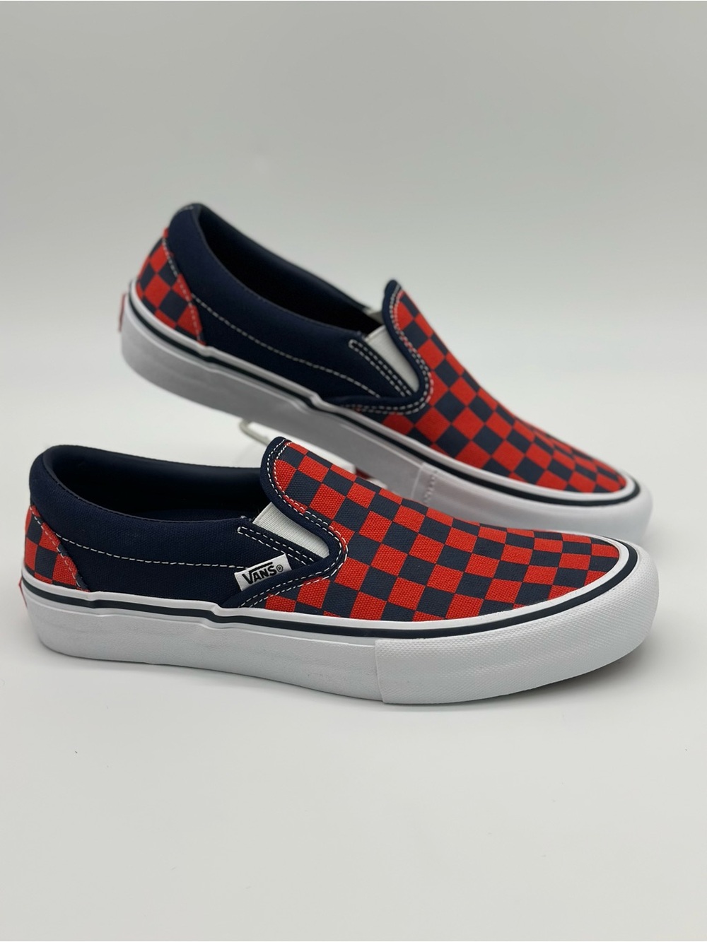 Vans Slip-On Checkerboard in Red & Navy